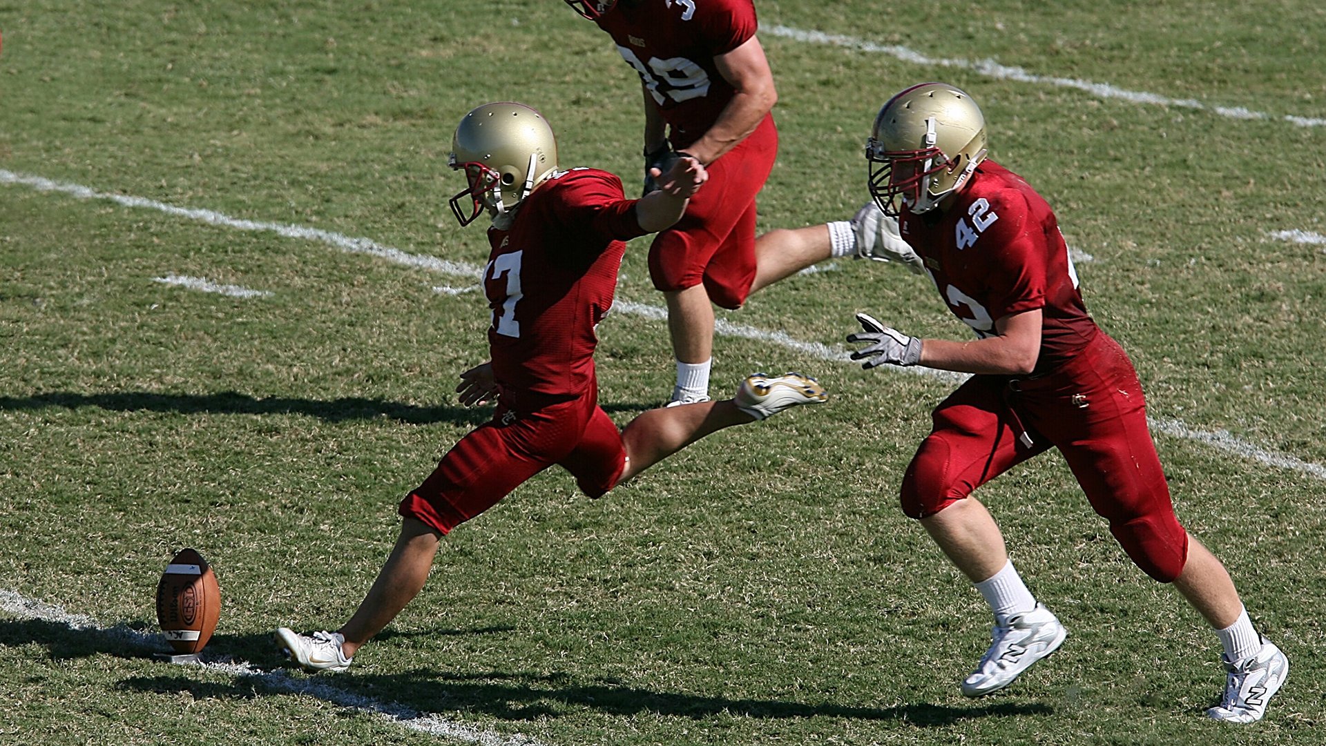 高卢雄鸡展翅高飞，法国完胜芬兰，奥斯梅恩成最亮眼的那颗星